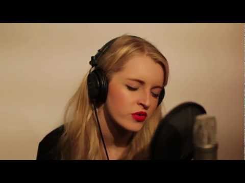 Coldplay - Don't Panic - Cover by Vicky Nolan