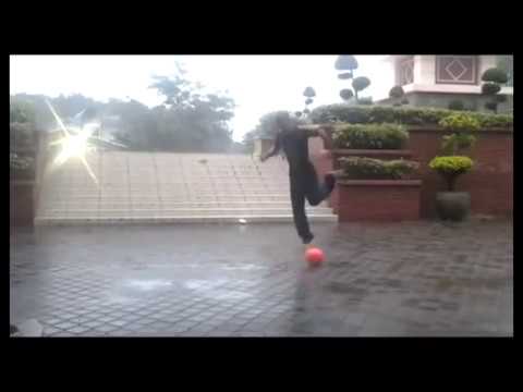 Awie ft syamel groundmoves