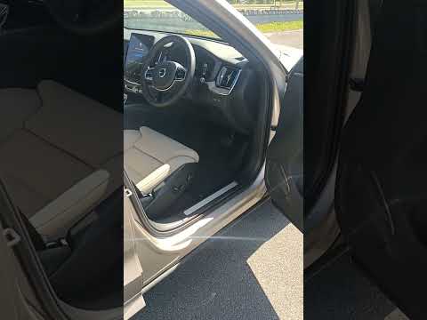 Volvo XC60 T6 AWD Plus Dark - Image 2