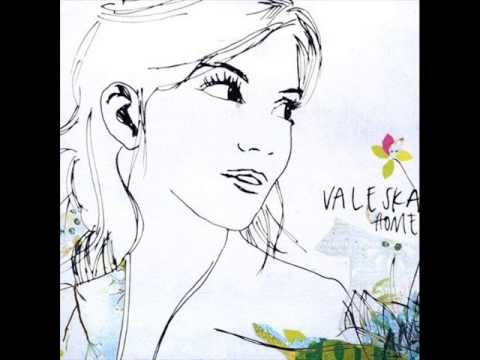 Valeska Steiner - Love me Less