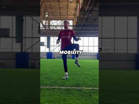 Pro Goalkeeper Warm-Up. Save this and try it before your next training or game! #goalkeeper #warmup