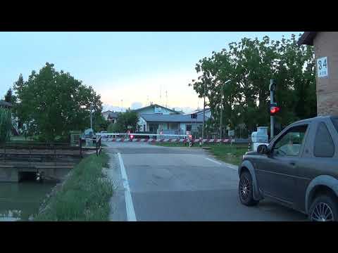 Passaggio a livello di via Fiorella - Migliarino (FE) / Level Crossing / željeznički prijelaz