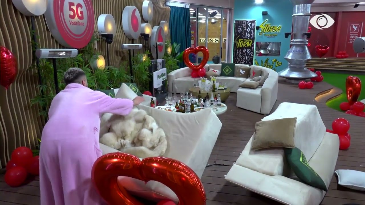 Banorët në gjumë, ninxhat godasin në oborr! Gjesti përmbys divanët