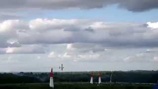 preview picture of video '2014 Red Bull Air Race Ascot winner Paul Bonhomme's winning performance at Final 4'