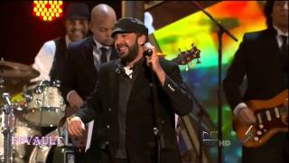 Juan Luis Guerra Cantando  La Guagua  En Vivo! en Latin Grammys 2010HD