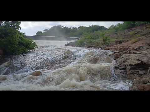 Enchente espetacular no sangradouro do açude novo de Santa luzia Tianguá CE 