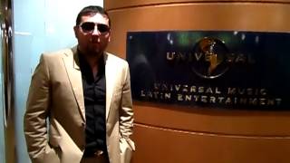 Roberto Tapia visita a Universal Musica