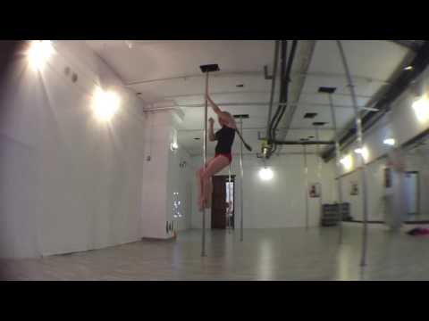 Yunona Yunikova spinning pole combo