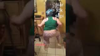 Download lagu Orang gendut joget kocak mp3