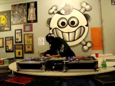 dj plague live at dr freeclouds 2-27-11 pt 2.MPG