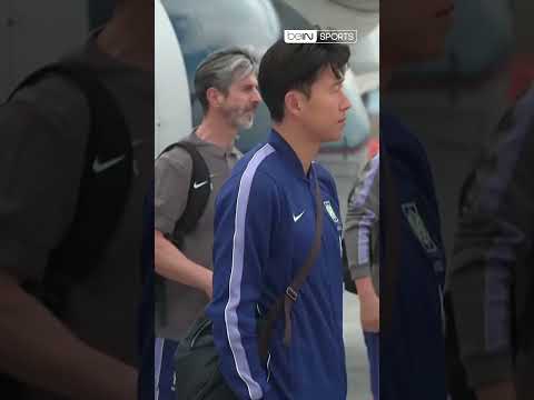 😂🎩 Son et les Sud-Coréens accueillis avec des sombreros à leur arrivée à Guadalajara !