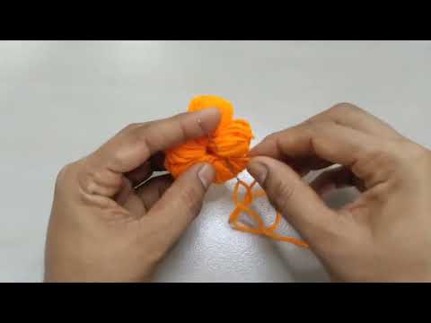 2 Most Beautiful Woolen Yarn Flower craft ideas | Super easy flower making idea