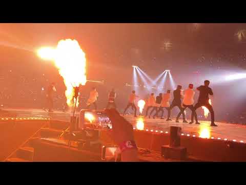 Wannaone 2018 KMF Burn it up