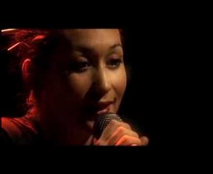 Amélie-les-crayons - Ta P'tite Flamme (live)