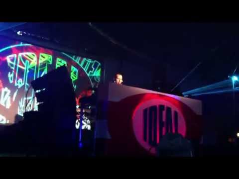 Andy Farley Rocking it at Ideal Weekender