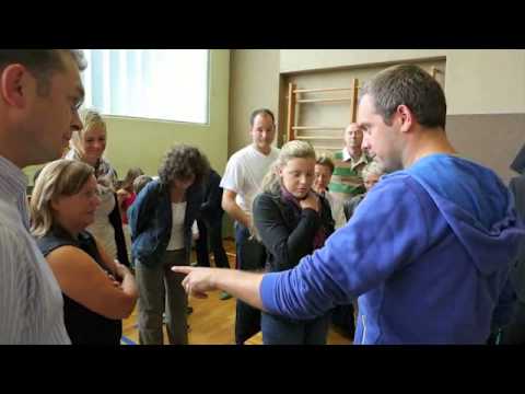 Ein ganzes Dorf gibt Anschwung!  (Linda Broschkowski - Making-Of)