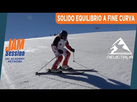 Avvicinare gli sci e solido equilibrio a fine curva - P.17 - Corso di sci principianti