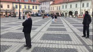 VIDEO FOTO Protestul împotriva restricțiilor la Sibiu, un eșec - Participanți foarte puțini 2 video