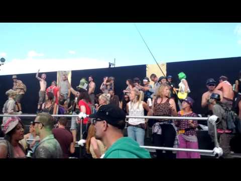 Boomtown 2013 - Bank