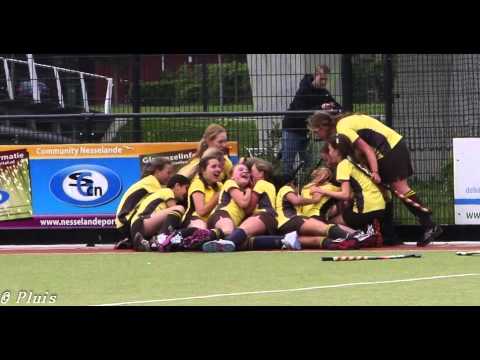 Meisjes C5 kampioen 2012 2013