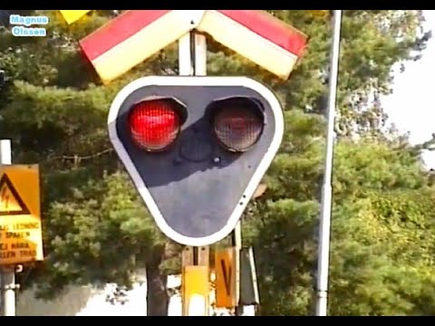 Part 1 HAGAGATAN Railway Crossing in Sweden (Kumla) (2010)