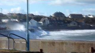 preview picture of video 'Waves, Eyemouth'