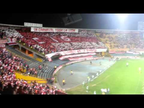 "Salida Santa Fe Vs Estudiantes" Barra: La Guardia Albi Roja Sur &bull; Club: Independiente Santa Fe