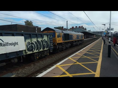 GBRf 66722 passing through Grantham Station hauling GBRf MJA Wagons down to Peterborough 09/10/2022