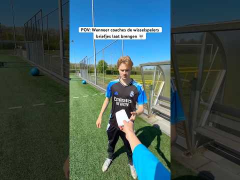 POV: Wanneer coaches de wisselspelers briefjes laat brengen 💀