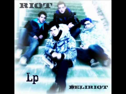 01 RIOT - Resterò