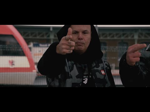 Mikas & Janek Js - Social Media feat Rastek Kronikarz, Fazi (Official Video)