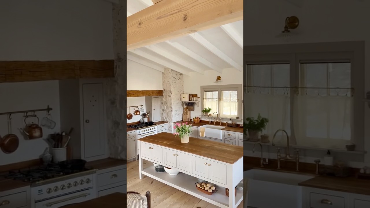 Love this little home🥹✨❤️ #cottagecore #home #cottagehouse #homedecor #kitchen #diyshorts #diy