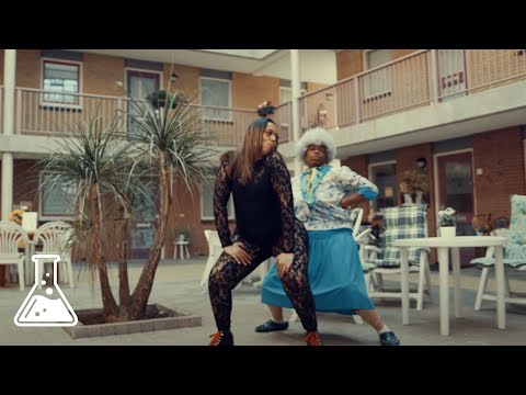 Crazyshee - 30 en ik rap Ft. Beckie (Prod. Bombastic)