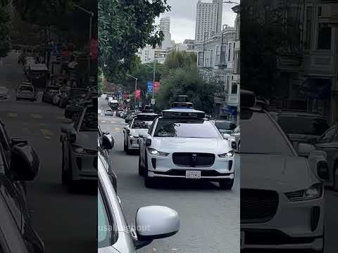 Self-driving still has a long way to go🤣🤣🤣#funny #waymo#fail#fyp