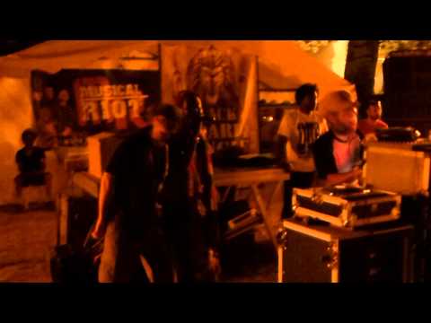 Garance 2012 Dub Station - Blackboard Jungle ▶ Afrikan Simba "Jah No Dead" (Haspar Rmx)