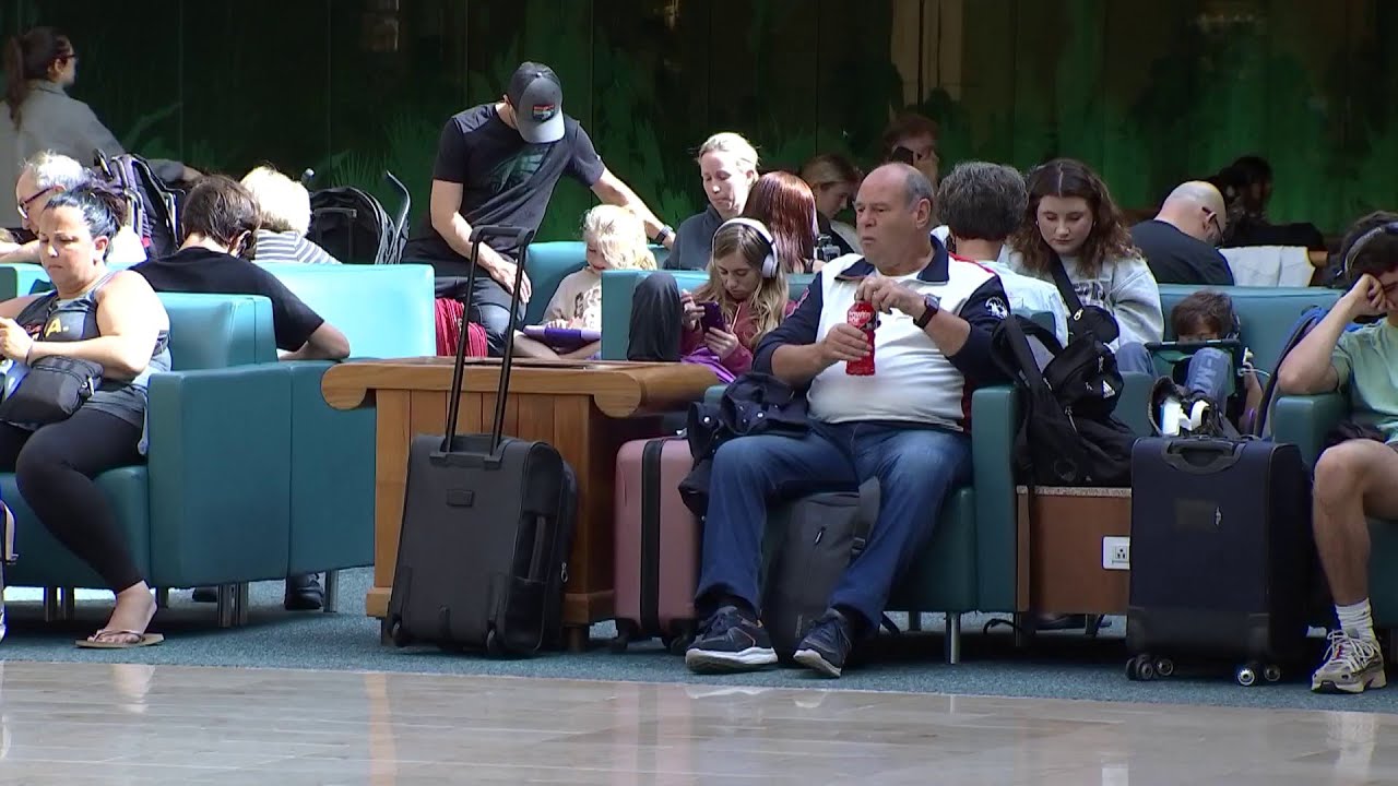 Orlando International Airport travelers frustrated after FAA orders flight reductions