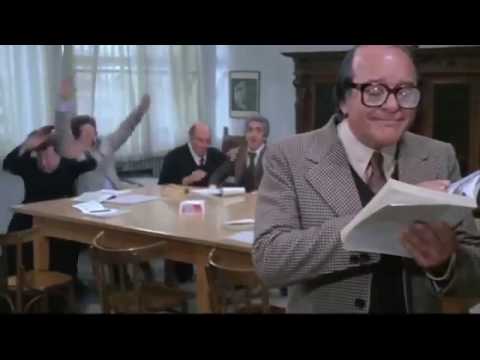 IL PROFESSOR MORLUPO SCORREGGIA IN SALA PROFESSORI - L'insegnante va in collegio