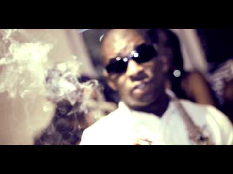 #TOXICTV - YUNG QUINCY FT DVS - "TURN IT UP" [VIDEO BY @TVTOXIC] @djquincyuk @therealdvs