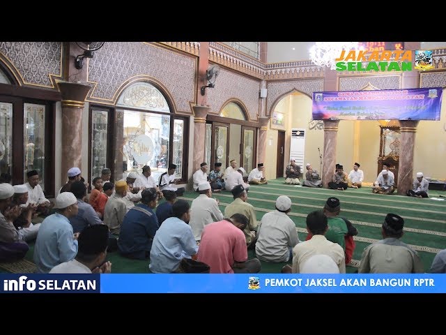 Sholat Isya dan Tarawih Berjamaah di Masjid Al-Taysier