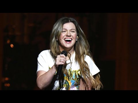 Kelly Clarkson Starts Her Vegas Residency, Apologizes For Cancelled Shows