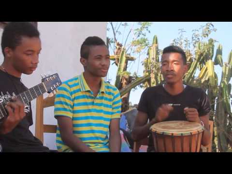 Cover gasy 2015 Namako ianao by nanteh group