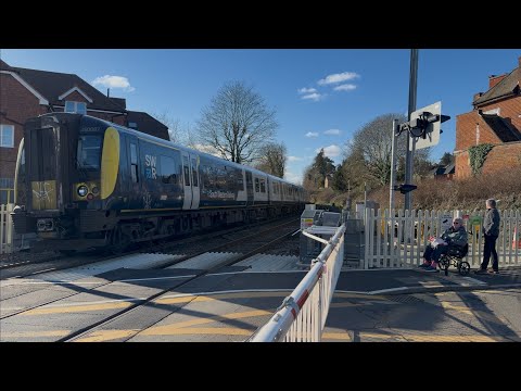 Farncombe Station Level Crossing (Surrey) Saturday 14.02.2026