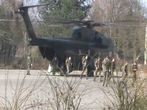 CH-53 landet in Hamburg