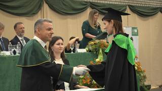 Átvették a diplomájukat a hallgatók