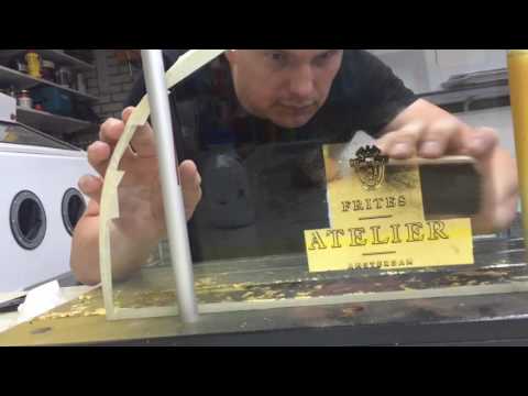How to Reverse Glass Gilding with goldleaf. Glas Vergulden met bladgoud