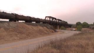 preview picture of video 'Union Pacific oil cans north of Paso Robles CA'