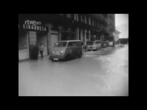Gran temporal de olas en San Sebastian Donostia año 1965 NO-DO