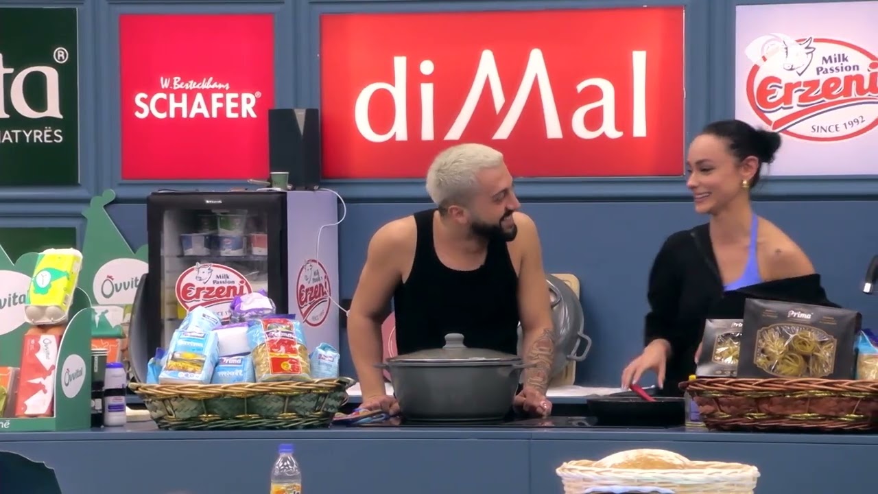 “Vetëm se të kam qejf se…”/ Gjesti dhe Egli përqafime dhe të qeshura teksa gatuajnë