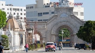 preview picture of video 'Exploring the Havana Cemetary and Avoiding Tourist Scams'