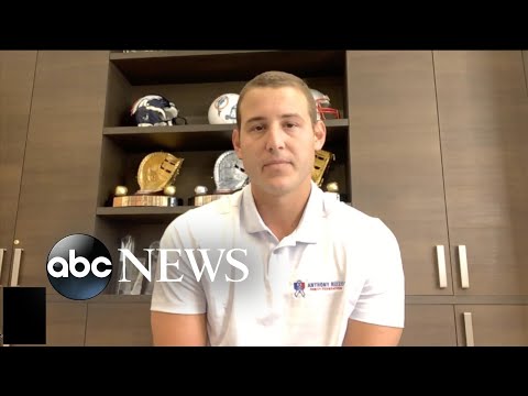 アスリートはスポーツを保留にしたまま試合に臨む (Athletes keep their heads in the game with sports on hold)